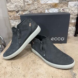 ECCO Soft 7 Low Cut Booties Dark Gray Nubuck Leather Women's Sz 40 EU (US 9-9.5)